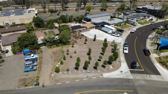 2094 Thibodo Ct, Vista, CA 92081