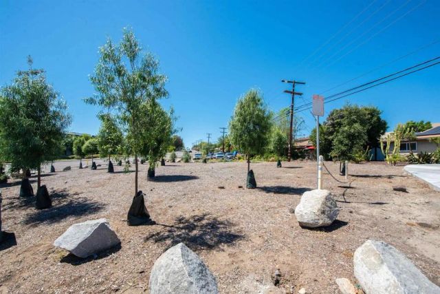 2094 Thibodo Ct, Vista, CA 92081