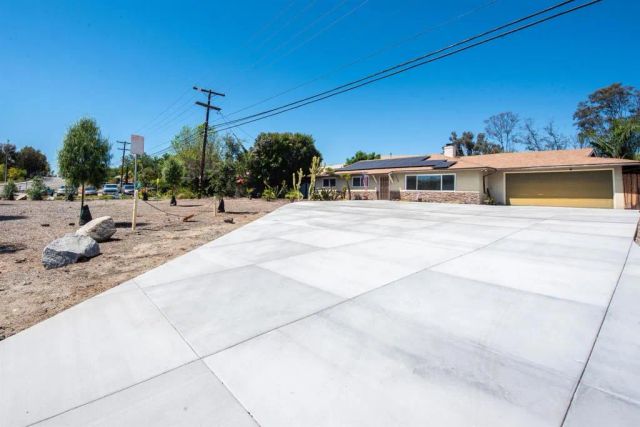 2094 Thibodo Ct, Vista, CA 92081