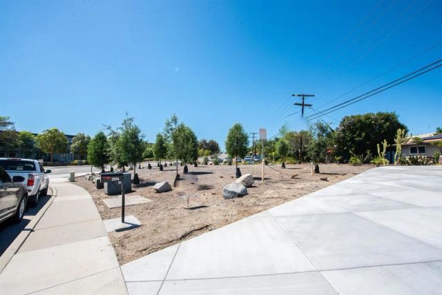 2094 Thibodo Ct, Vista, CA 92081