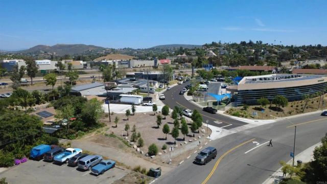 2094 Thibodo Ct, Vista, CA 92081