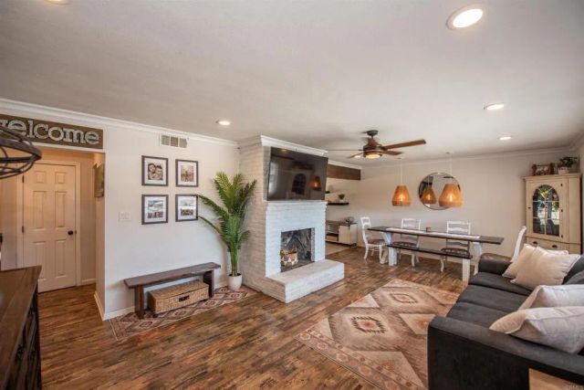 2094 Thibodo Ct, Vista, CA 92081