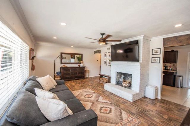 2094 Thibodo Ct, Vista, CA 92081