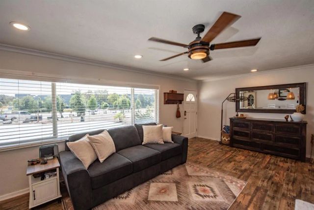 2094 Thibodo Ct, Vista, CA 92081