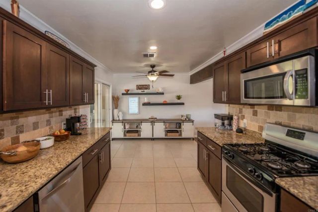 2094 Thibodo Ct, Vista, CA 92081