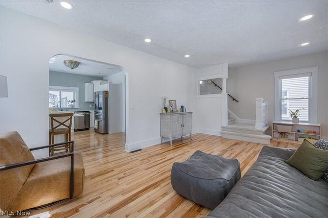 1208 French Avenue, Lakewood, OH 44107