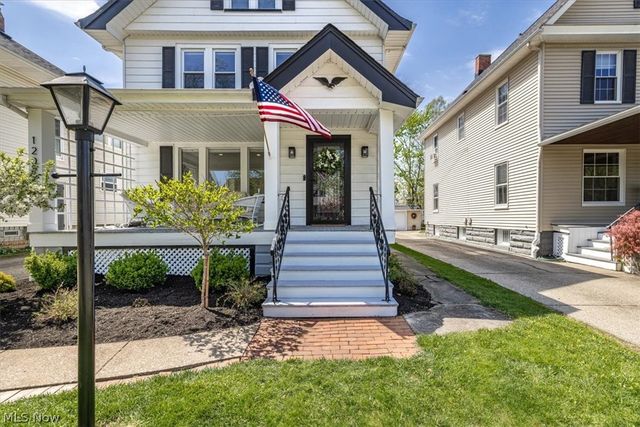 1208 French Avenue, Lakewood, OH 44107