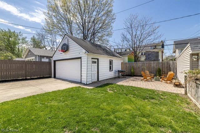 1208 French Avenue, Lakewood, OH 44107