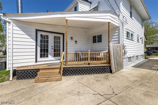 1208 French Avenue, Lakewood, OH 44107