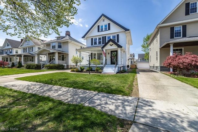 1208 French Avenue, Lakewood, OH 44107