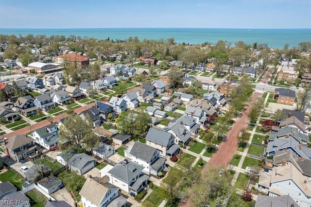 1208 French Avenue, Lakewood, OH 44107