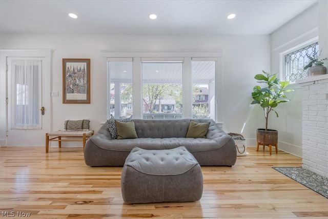 1208 French Avenue, Lakewood, OH 44107