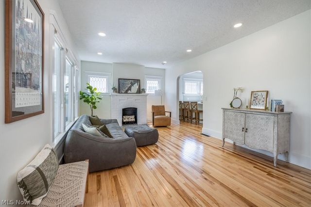 1208 French Avenue, Lakewood, OH 44107