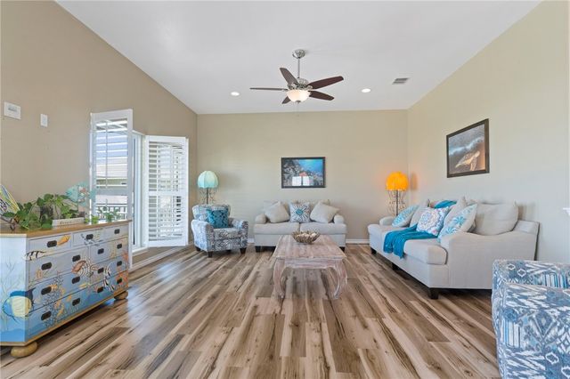 7557 Welkan Cove, Port Aransas, TX 78373
