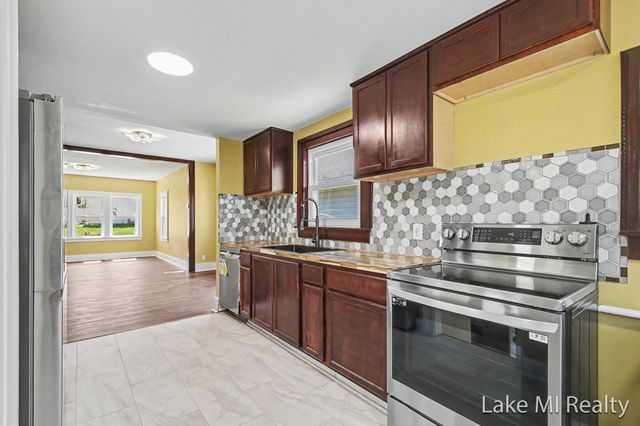 719 Leonard Street Ne, City Of Grand Rapids, MI 49503