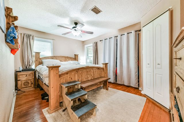 2009 15th Avenue N, Texas City, TX 77590