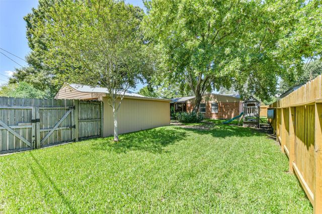 2009 15th Avenue N, Texas City, TX 77590