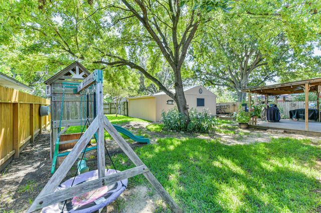2009 15th Avenue N, Texas City, TX 77590