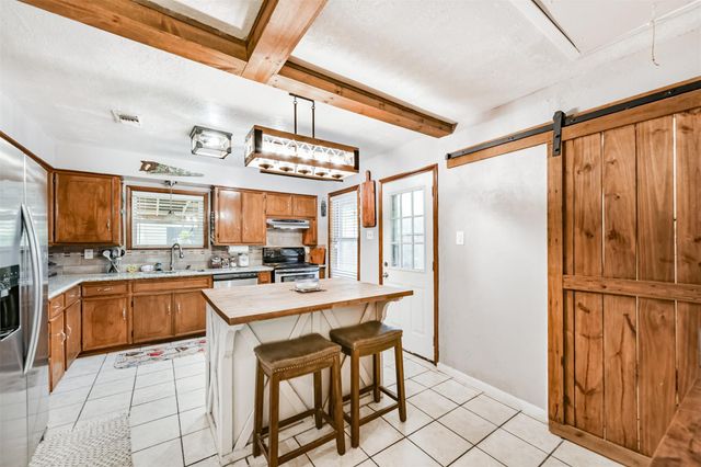2009 15th Avenue N, Texas City, TX 77590