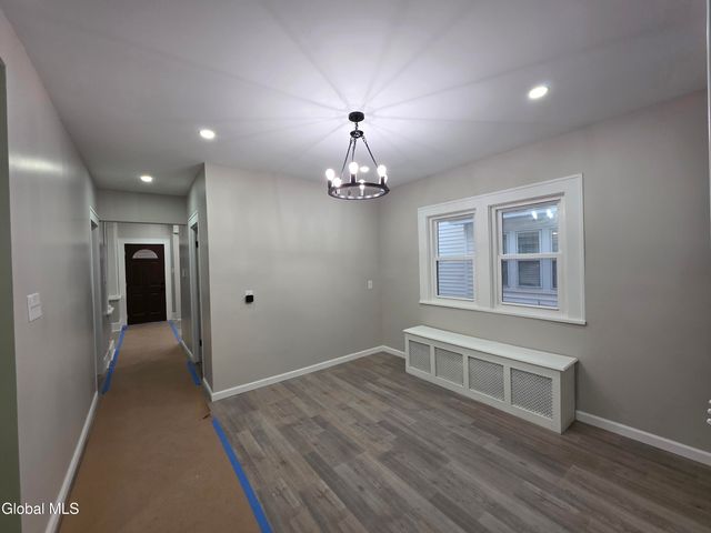 14 Crescent Avenue, Amsterdam, NY 12010