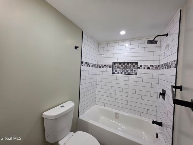 14 Crescent Avenue, Amsterdam, NY 12010