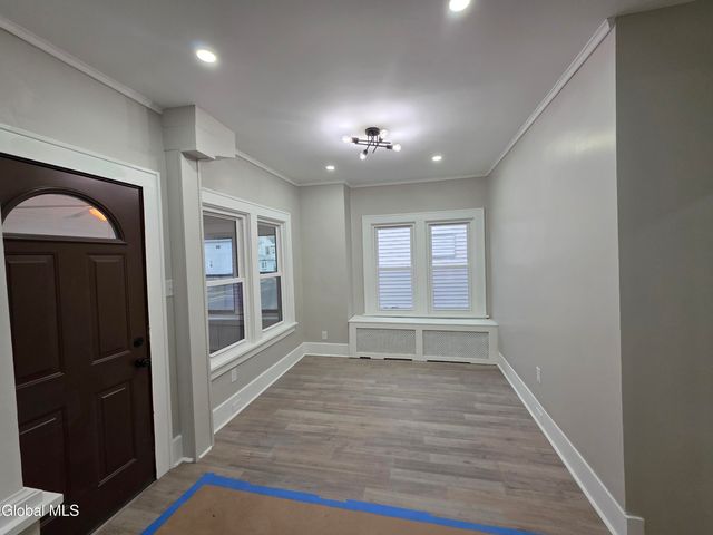 14 Crescent Avenue, Amsterdam, NY 12010