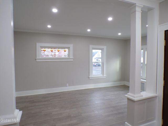 14 Crescent Avenue, Amsterdam, NY 12010