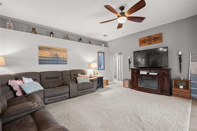 1552 AVONDALE RIDGE DRIVE, Plant City, FL 33567