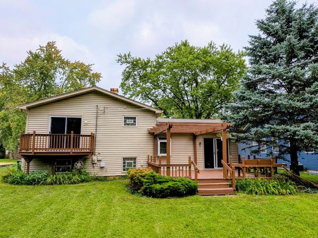 1707 Cherrywood Lane, Lindenhurst, IL 60046