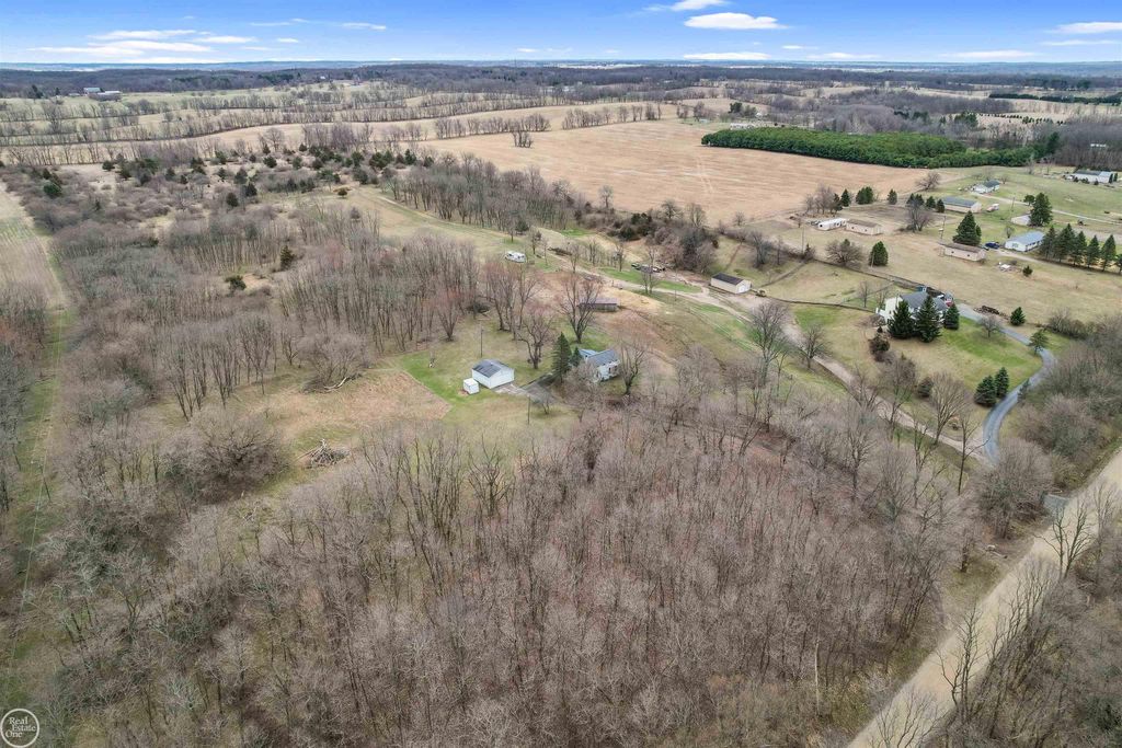 2601 Sharon Hollow Road, Sharon Twp, MI 49240