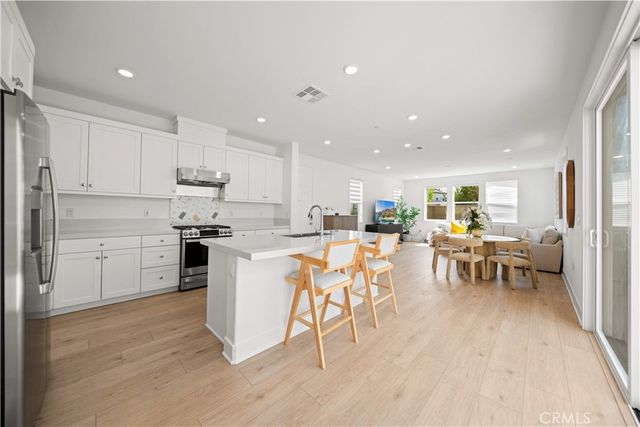 201 Yerba, Irvine, CA 92618