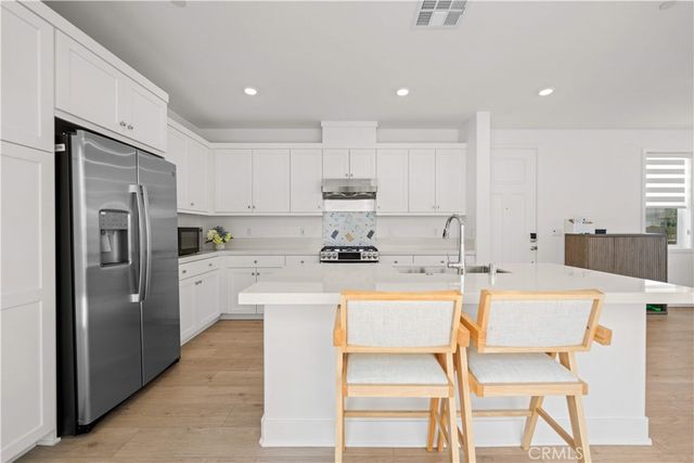 201 Yerba, Irvine, CA 92618