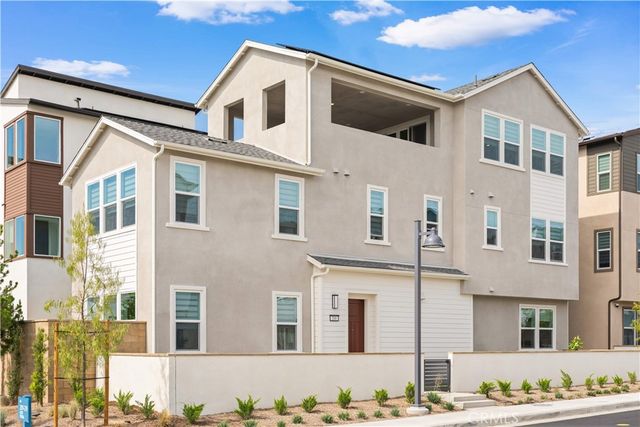 201 Yerba, Irvine, CA 92618