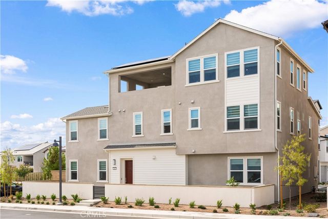 201 Yerba, Irvine, CA 92618