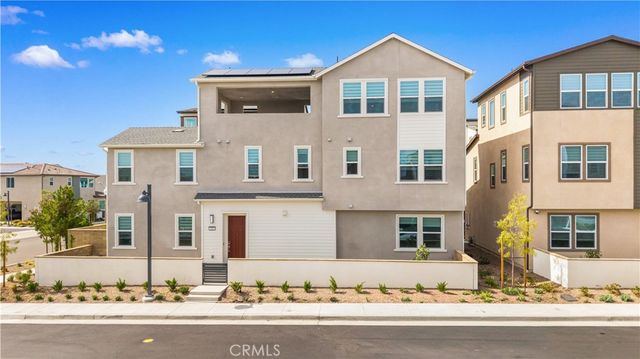 201 Yerba, Irvine, CA 92618