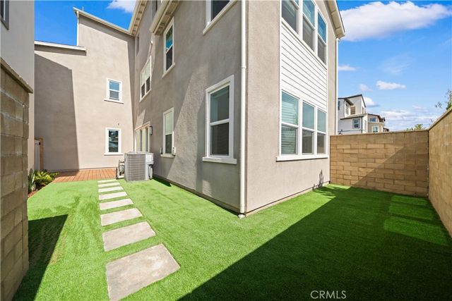 201 Yerba, Irvine, CA 92618