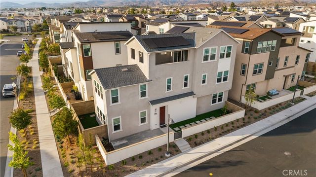201 Yerba, Irvine, CA 92618