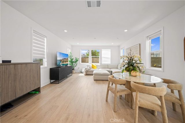 201 Yerba, Irvine, CA 92618