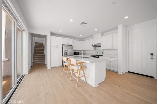201 Yerba, Irvine, CA 92618