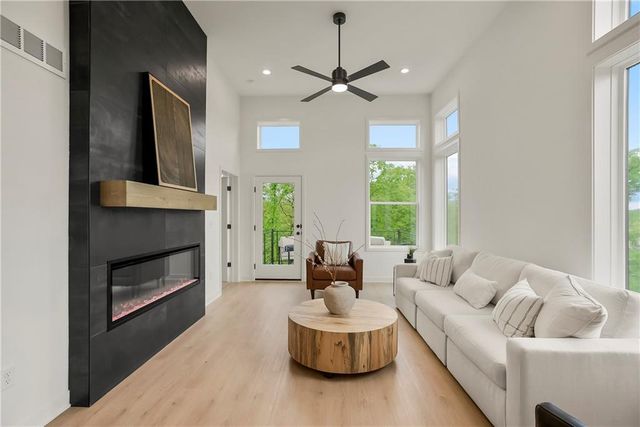 9311 Aminda Street, Lenexa, KS 66227