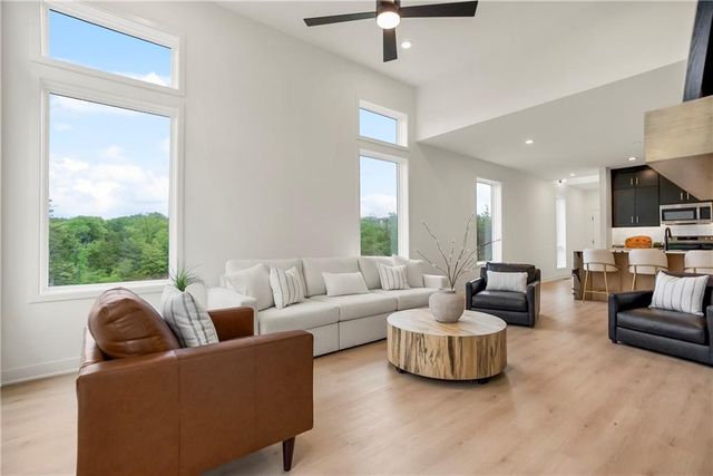 9311 Aminda Street, Lenexa, KS 66227