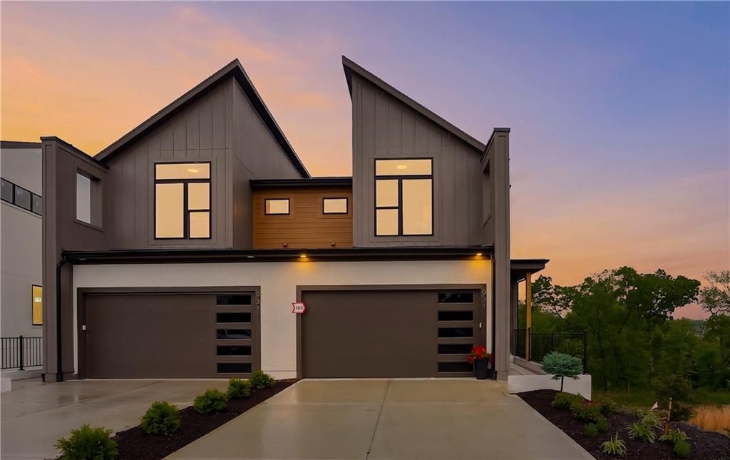 9311 Aminda Street, Lenexa, KS 66227