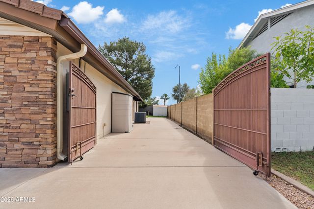 843 N WINTHROP Circle, Mesa, AZ 85213