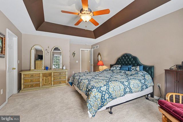 37 BLUE SPRUCE DR, Enola, PA 17025