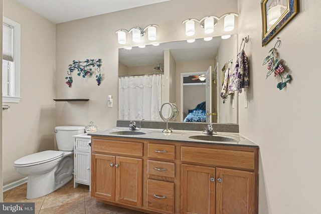 37 BLUE SPRUCE DR, Enola, PA 17025