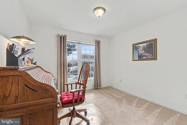 37 BLUE SPRUCE DR, Enola, PA 17025