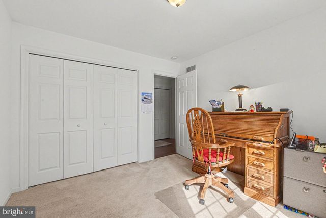 37 BLUE SPRUCE DR, Enola, PA 17025