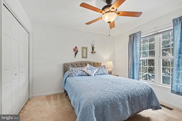 37 BLUE SPRUCE DR, Enola, PA 17025