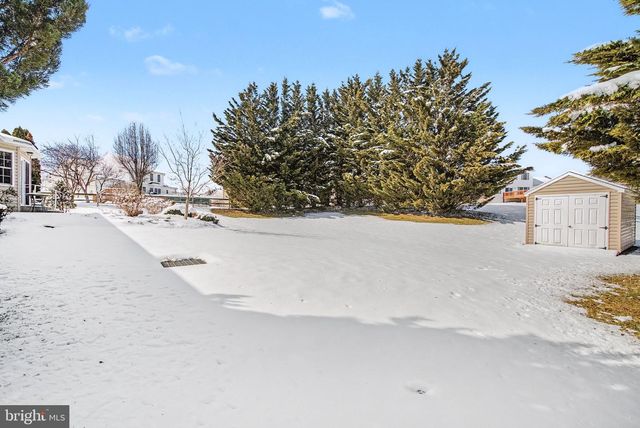 37 BLUE SPRUCE DR, Enola, PA 17025