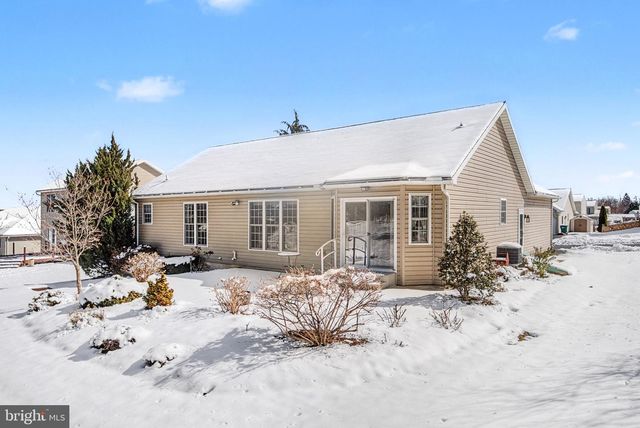 37 BLUE SPRUCE DR, Enola, PA 17025